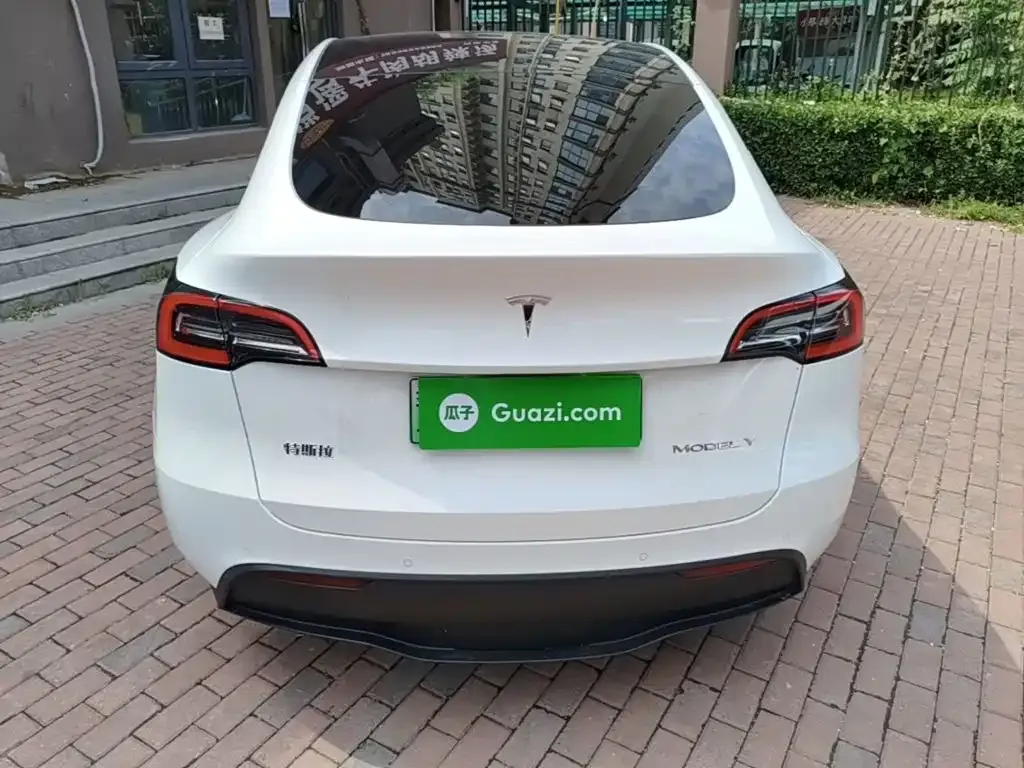 Tesla Model Y — фото 7