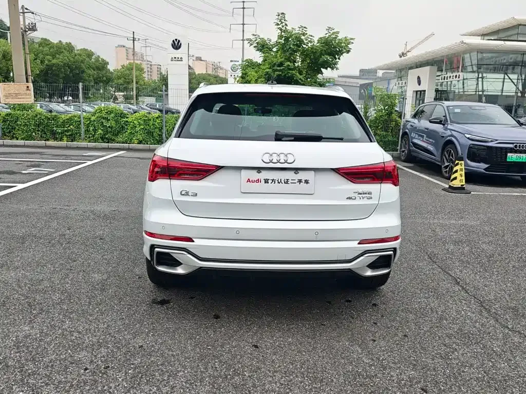 Audi Q3 — фото 10