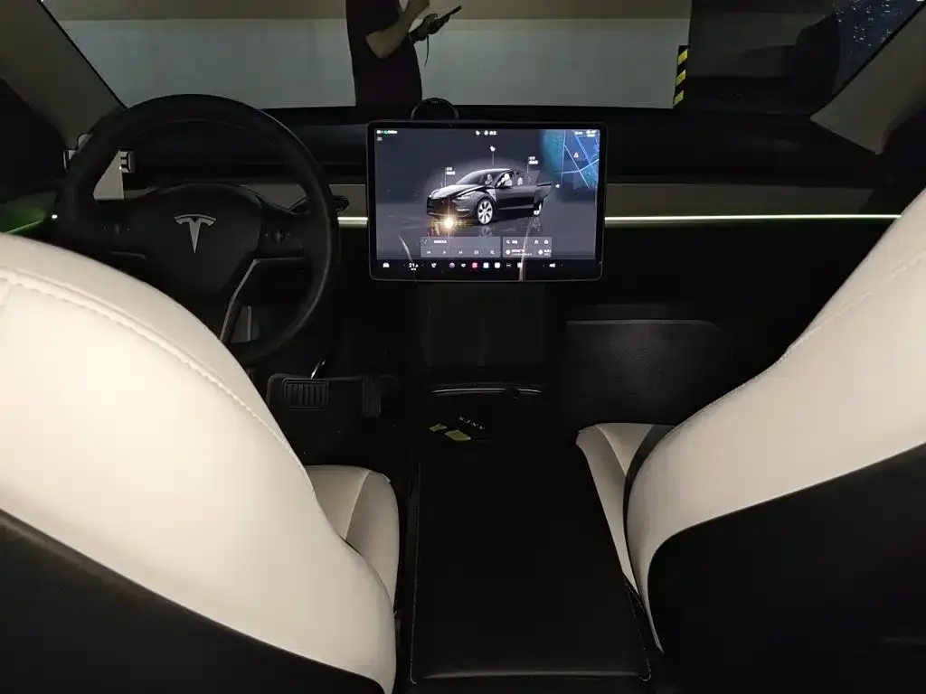 Tesla Model Y — фото 7