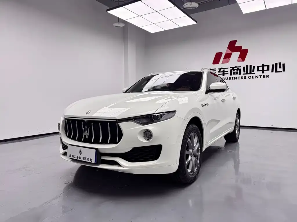 Maserati Levante — фото 1