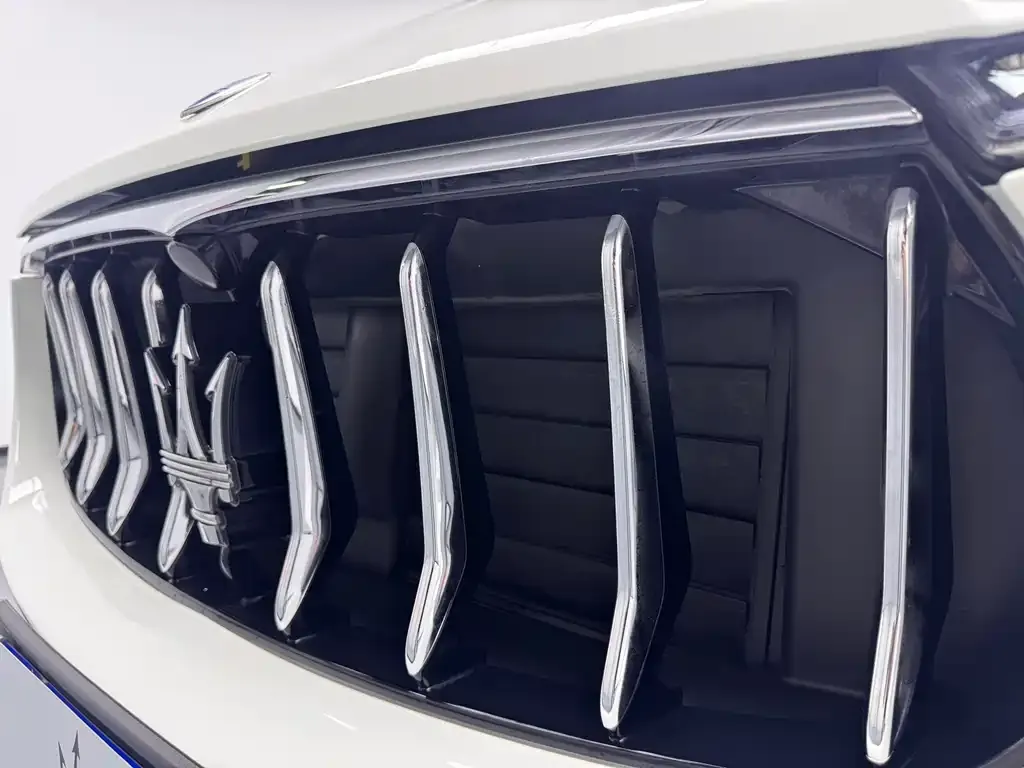 Maserati Levante — фото 7
