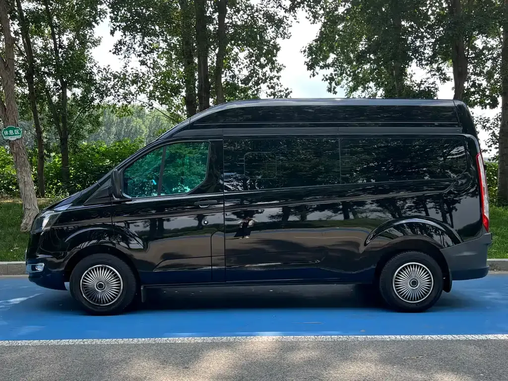 Ford Transit — фото 7
