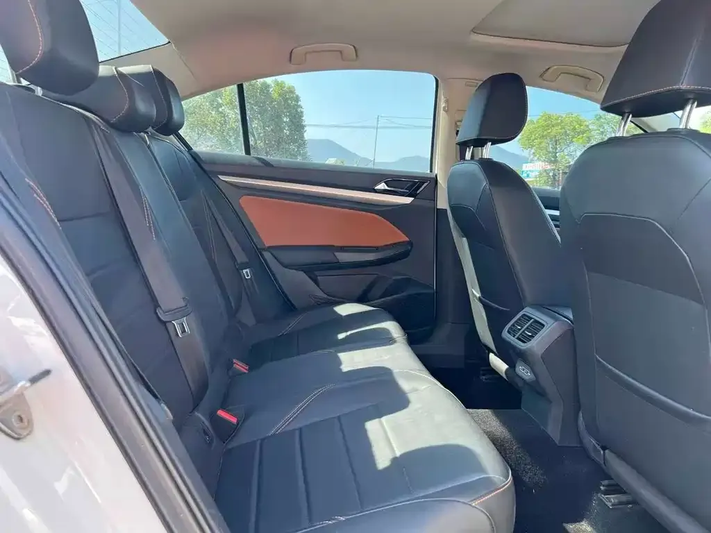 Volkswagen Bora 2023 из CN, фото 3