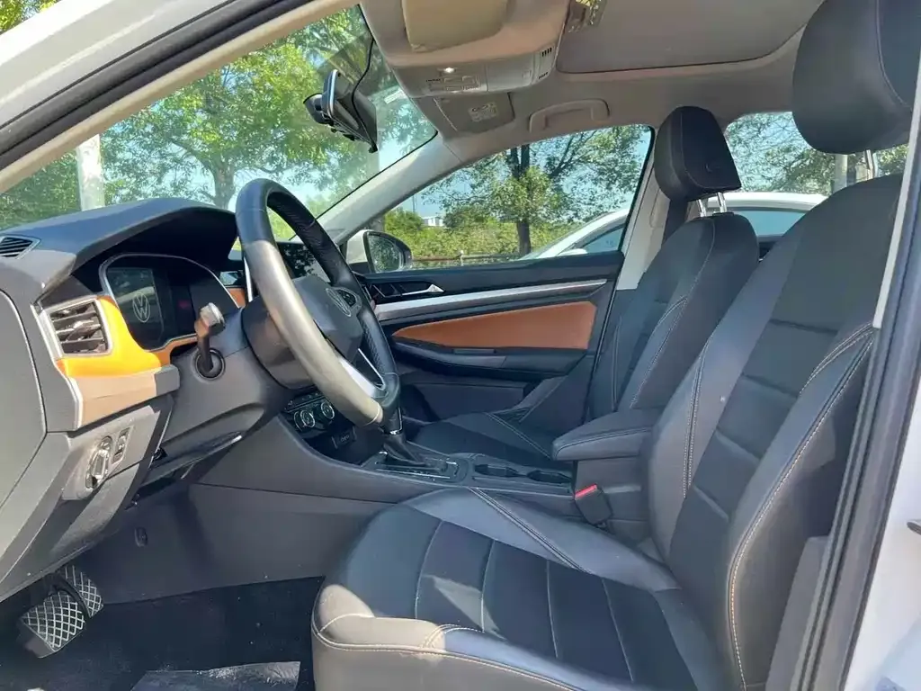 Volkswagen Bora 2023 из CN, фото 2