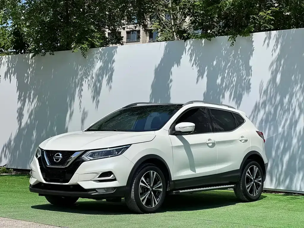 Nissan Qashqai — фото 1