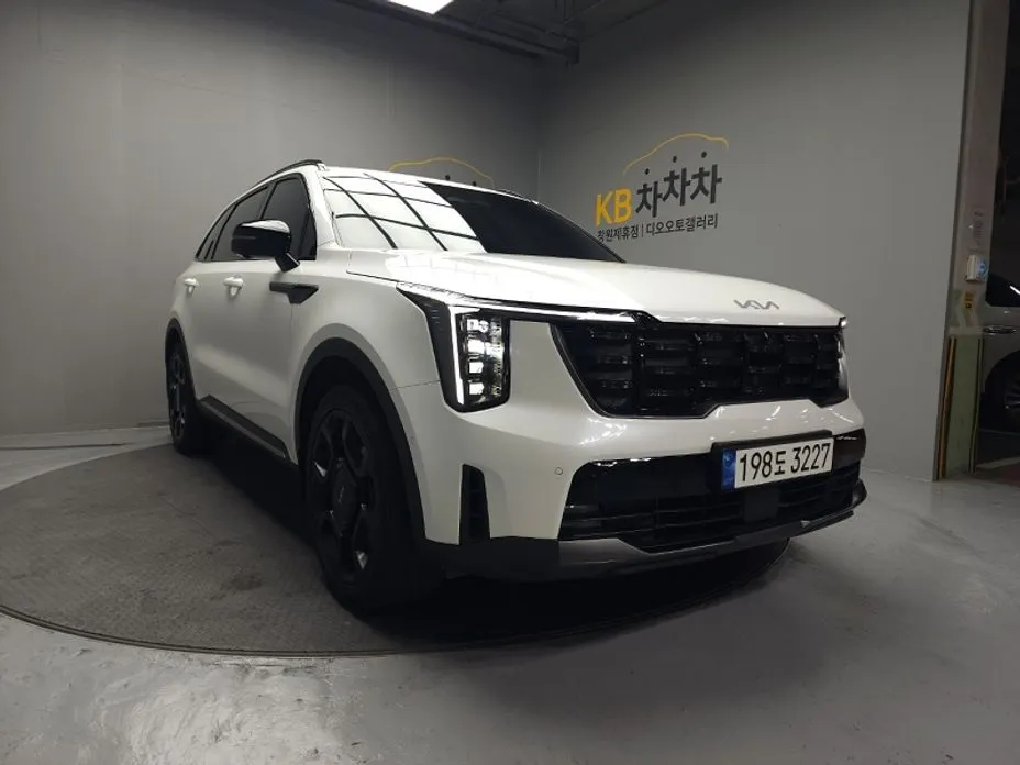 Kia Sorento — фото 6
