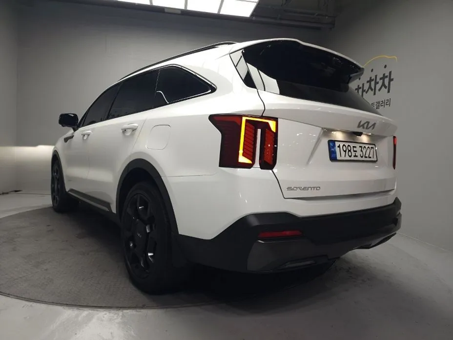 Kia Sorento — фото 8