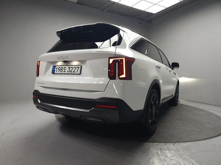 Kia Sorento — фото 10