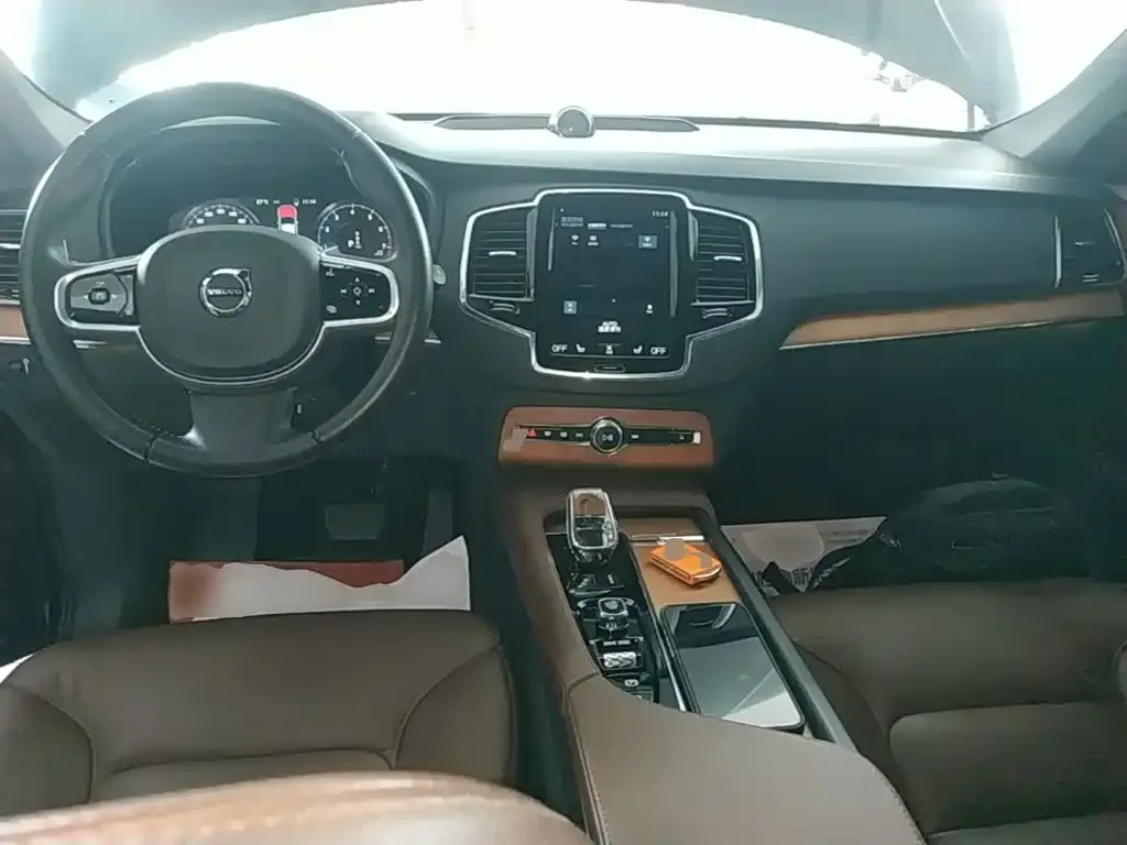 Volvo XC90 — фото 4