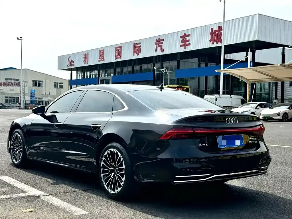 Audi A7L — фото 6