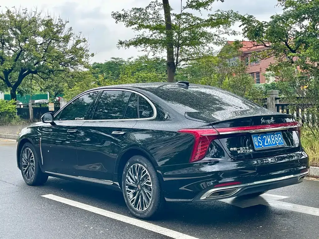 Hongqi H5 — фото 7