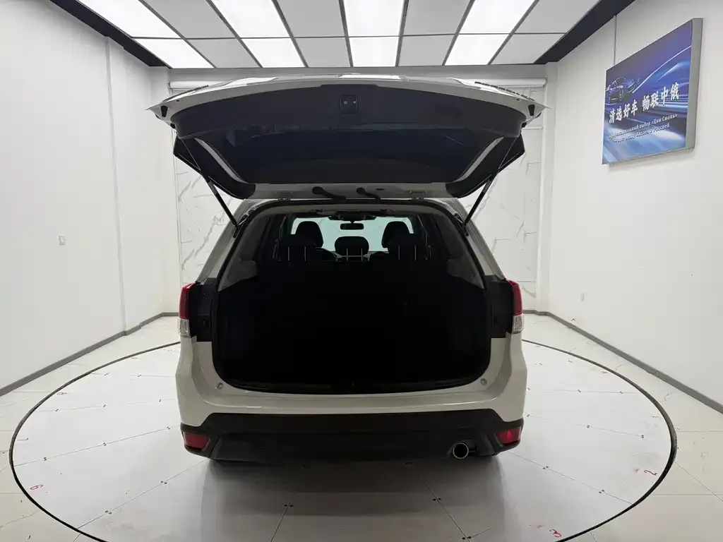 Subaru Forester 2022 из CN, фото 2