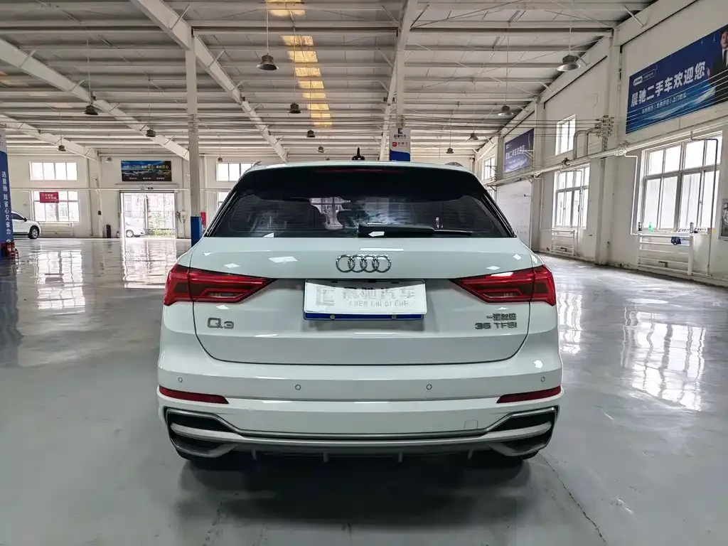 Audi Q3 — фото 10