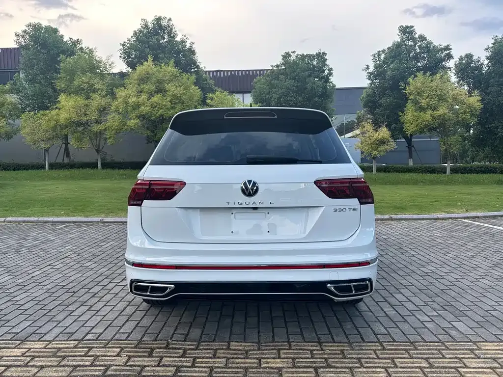 Volkswagen Tiguan L — фото 8