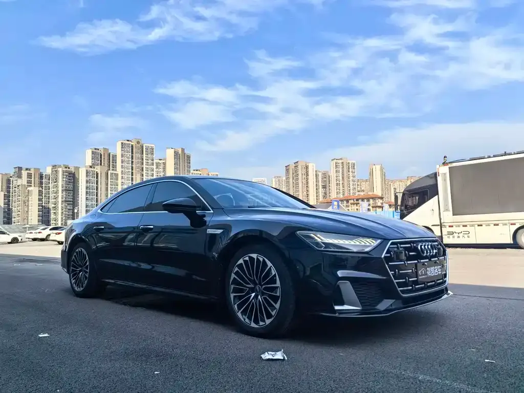 Audi A7L — фото 7