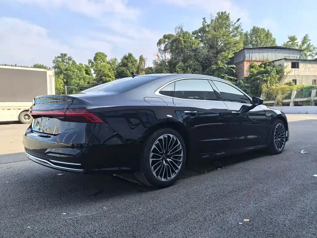 Audi A7L — фото 4