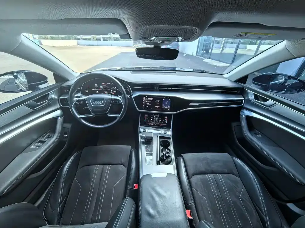 Audi A7L — фото 8