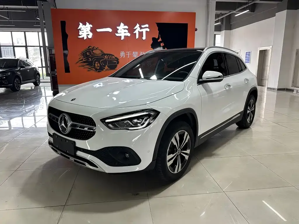 Mercedes-Benz GLA — фото 1