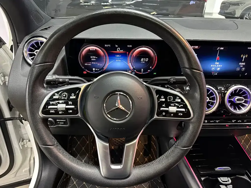 Mercedes-Benz GLA — фото 10
