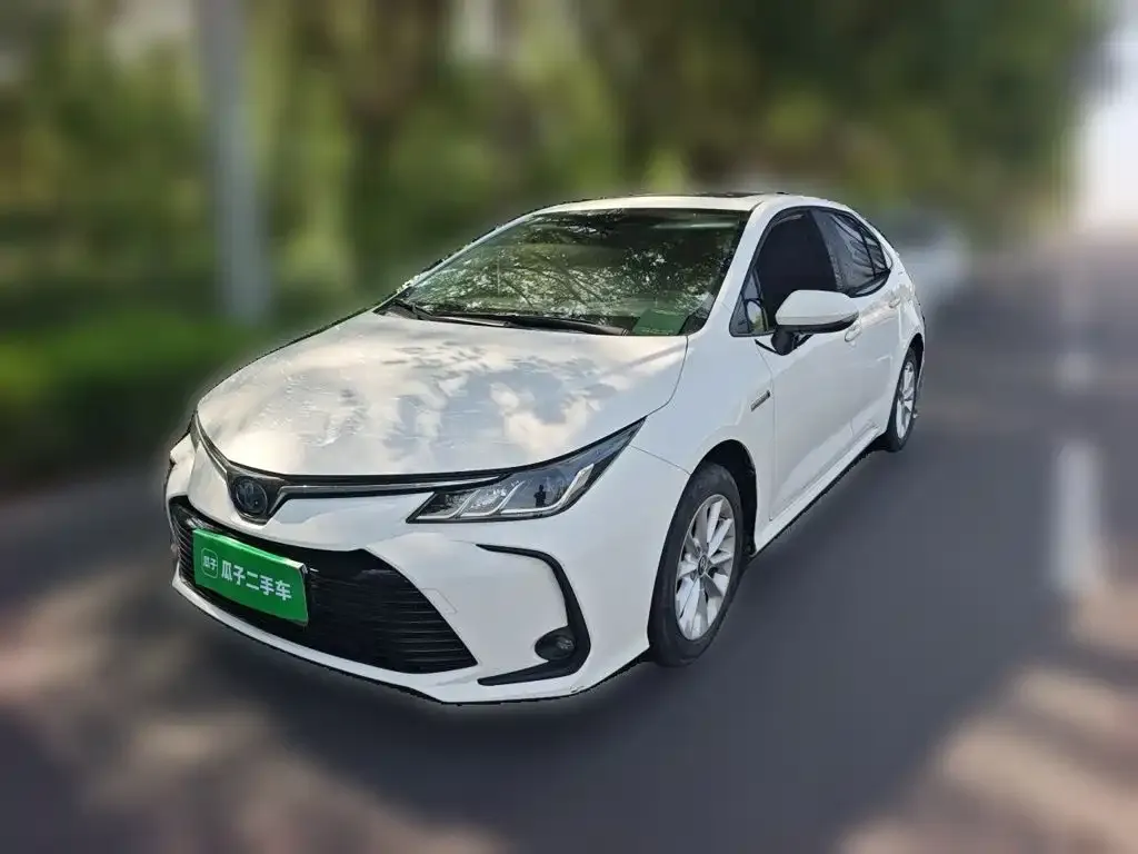 Toyota Corolla — фото 1