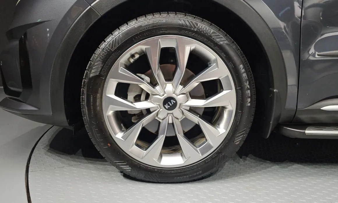 Kia Sorento — фото 6