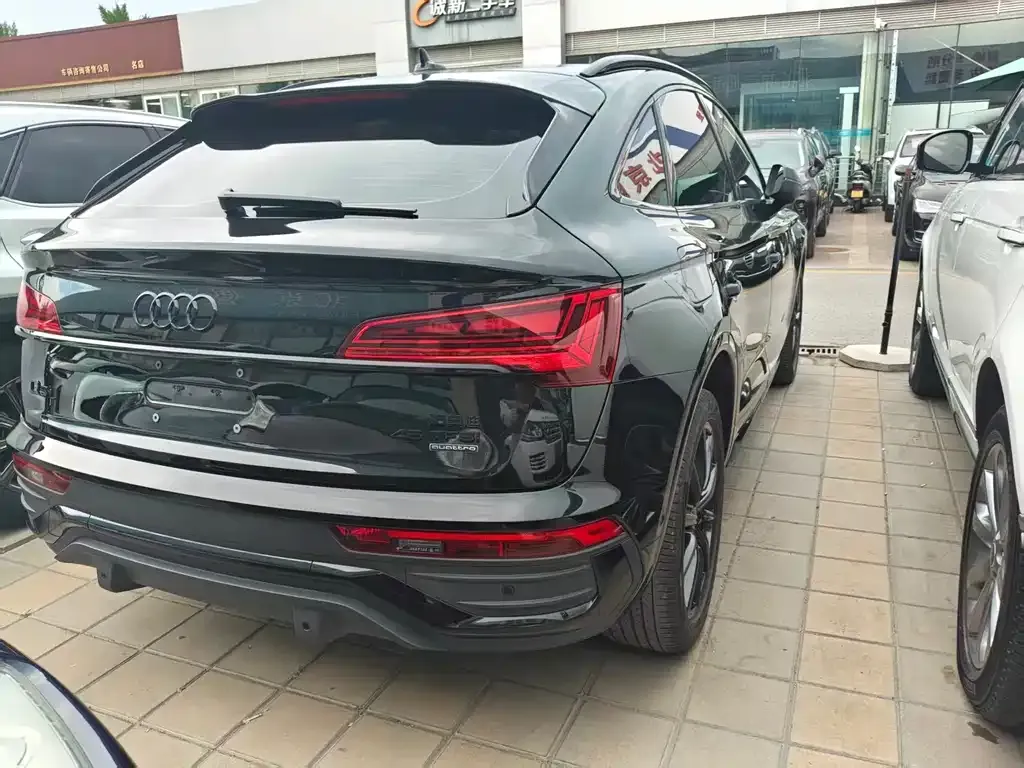 Audi Q5L Sportback — фото 3