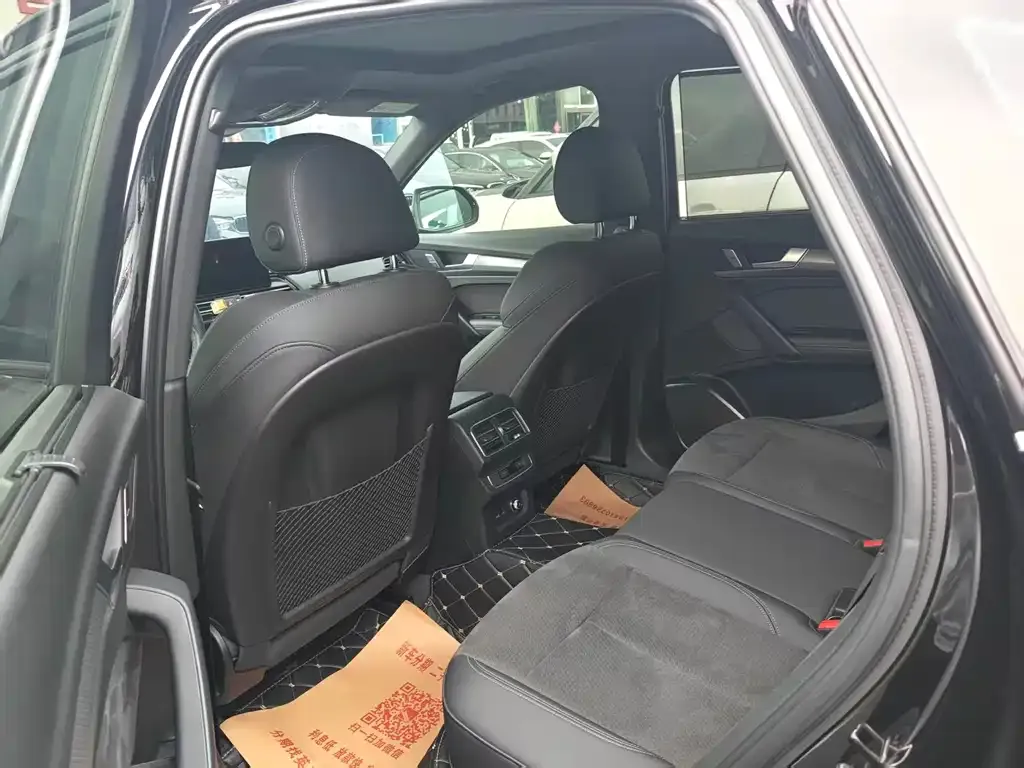 Audi Q5L Sportback — фото 8