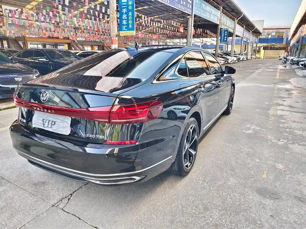 Volkswagen Passat — фото 10