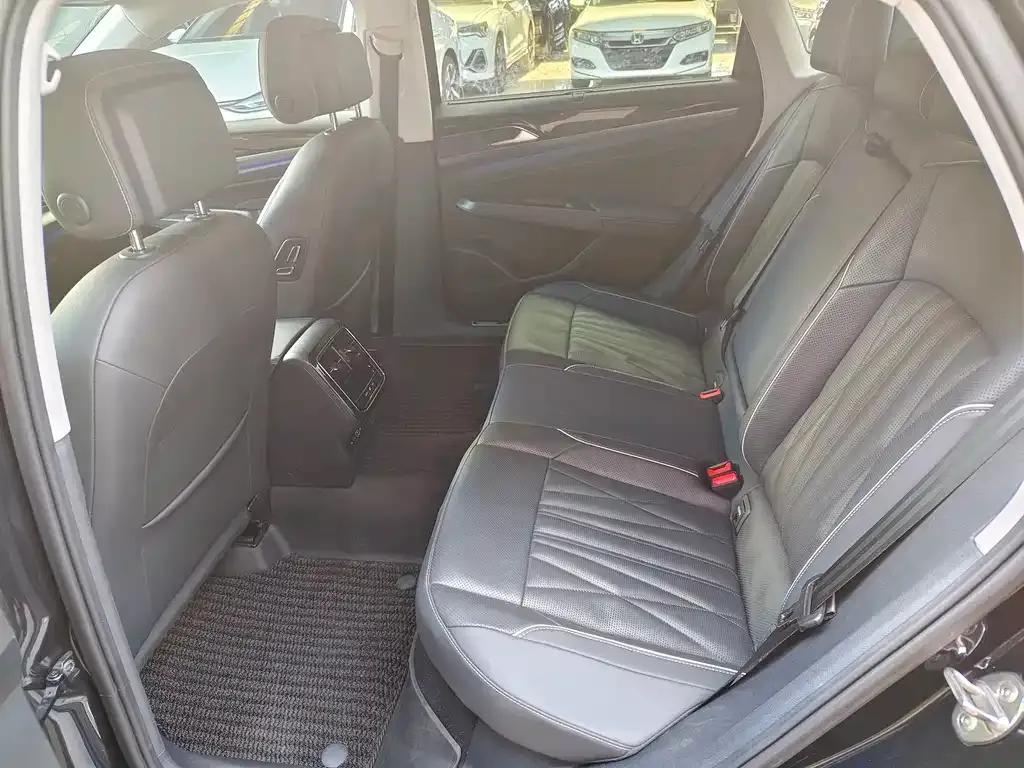 Volkswagen Passat — фото 4