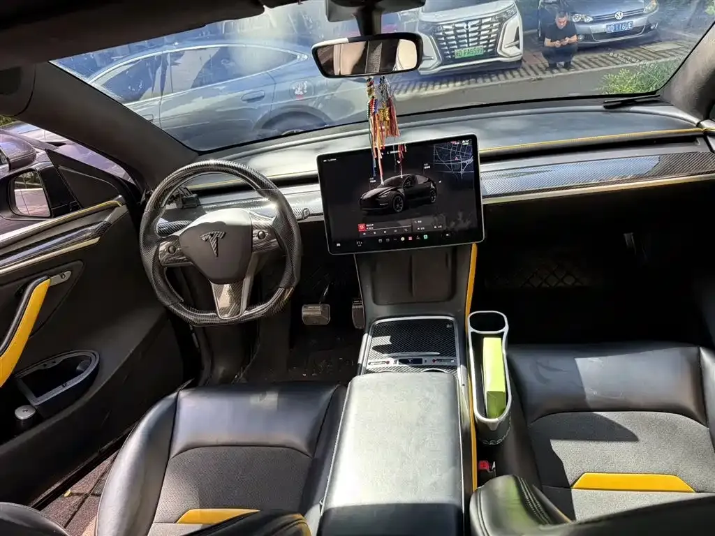 Tesla Model Y — фото 3