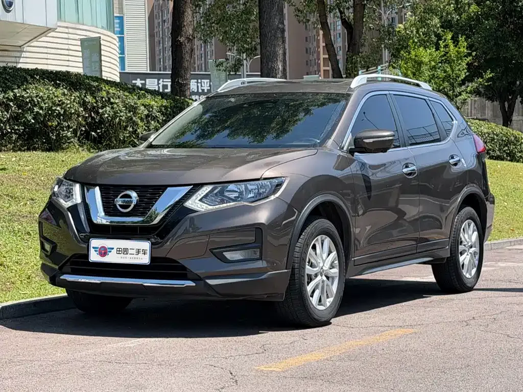 Nissan X-Trail — фото 1