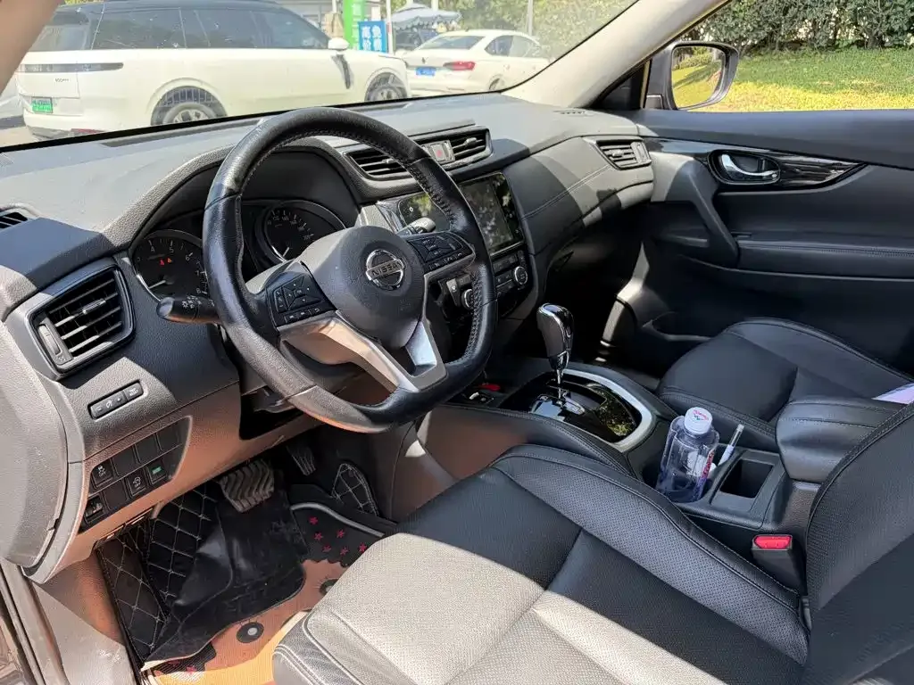 Nissan X-Trail — фото 10