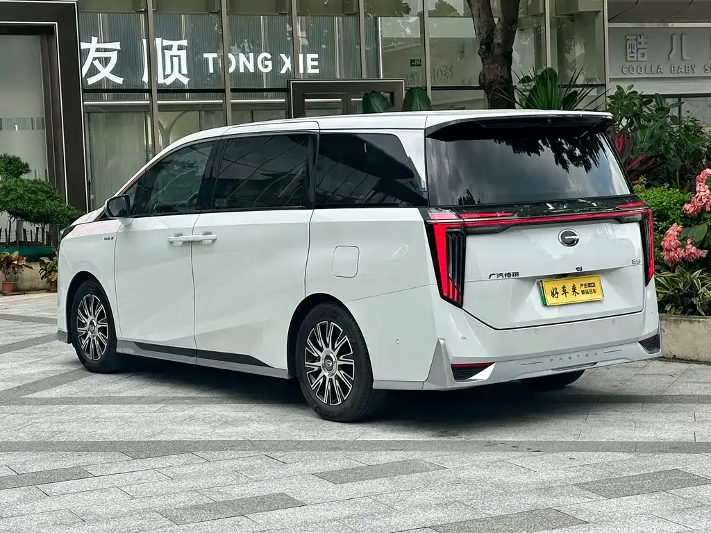 GAC Motor Trumpchi E9 — фото 9