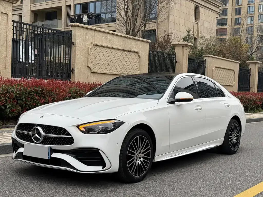 Mercedes-Benz C-Class — фото 1