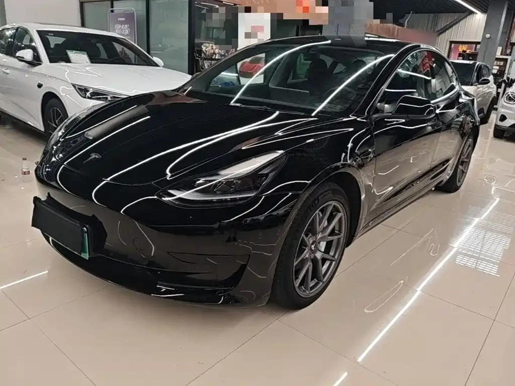 Tesla Model 3 — фото 3