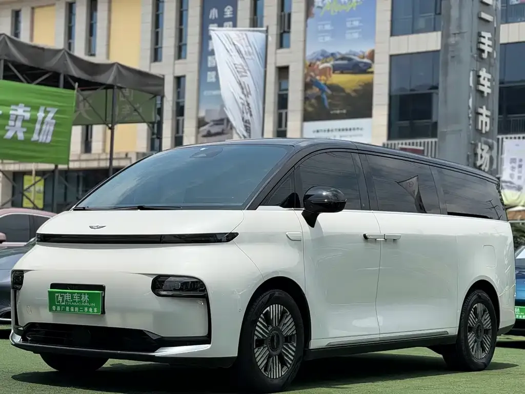 Geely Yizhen L380