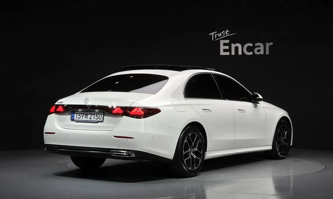Mercedes-Benz E-Class — фото 3