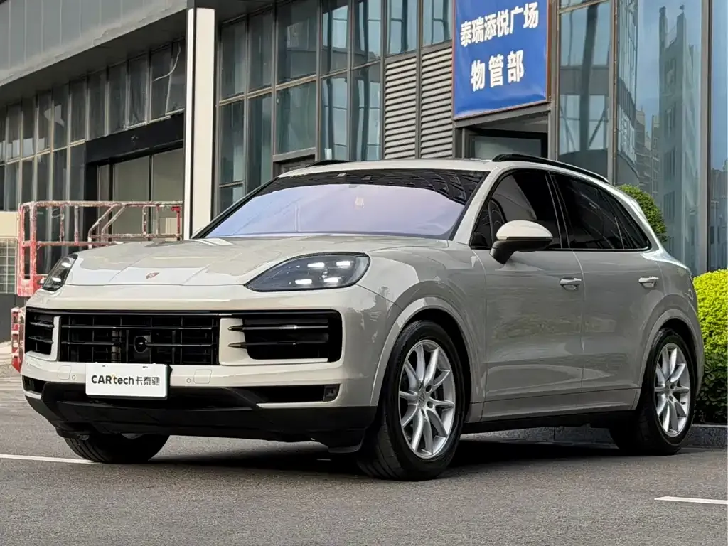 Porsche Cayenne — фото 1