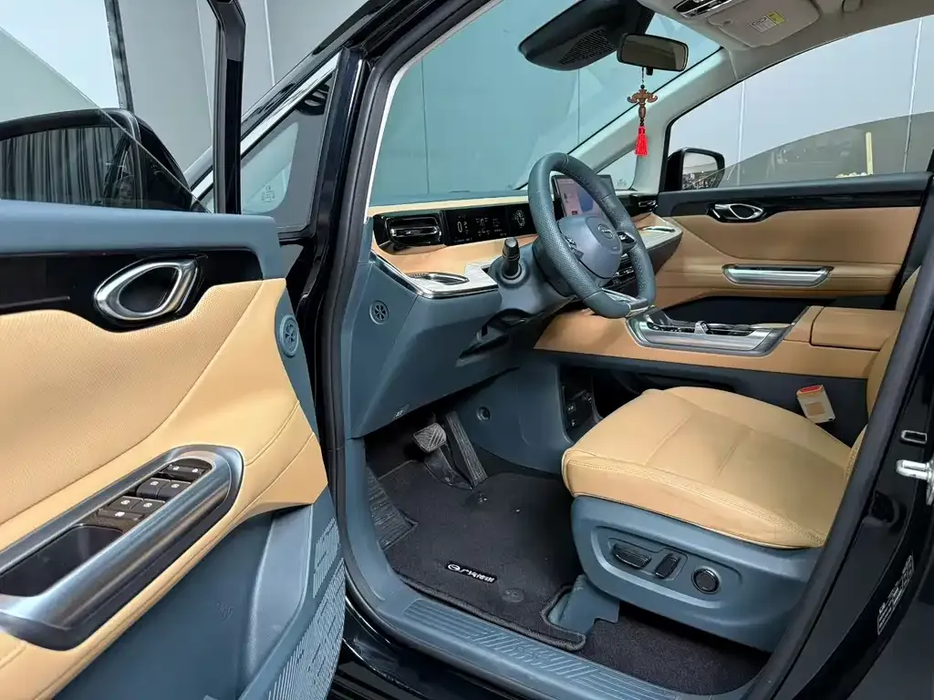 GAC Motor Trumpchi E8 — фото 8