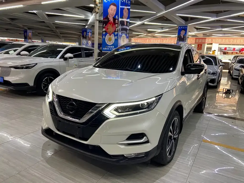 Nissan Qashqai — фото 1