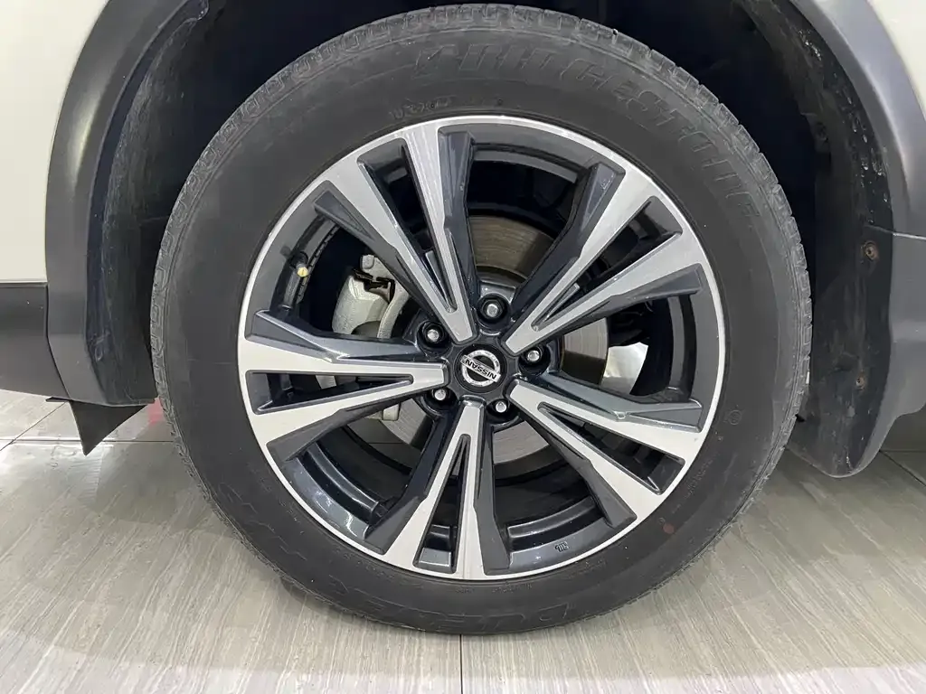 Nissan Qashqai — фото 2