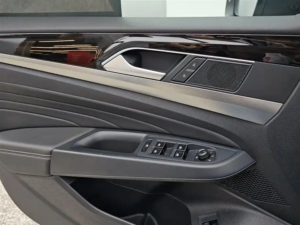 Volkswagen Passat — фото 6