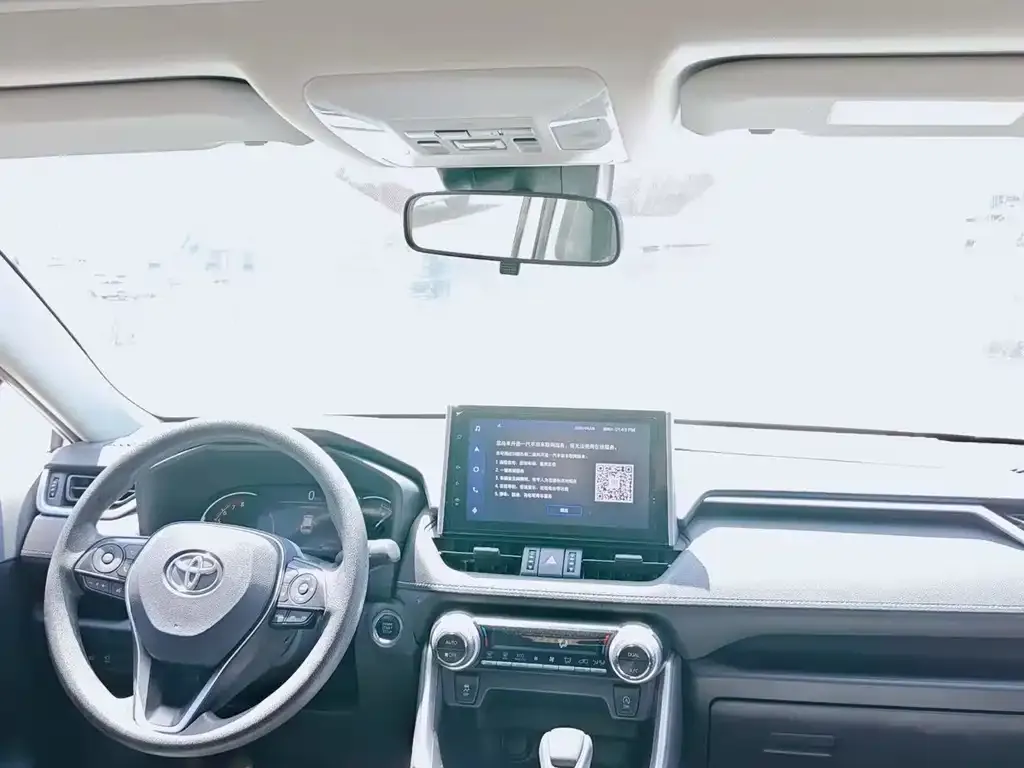 Toyota RAV4 — фото 2