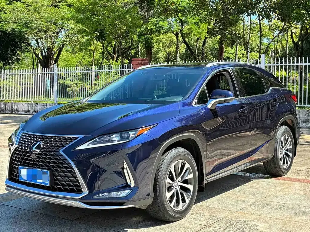 Lexus RX — фото 1