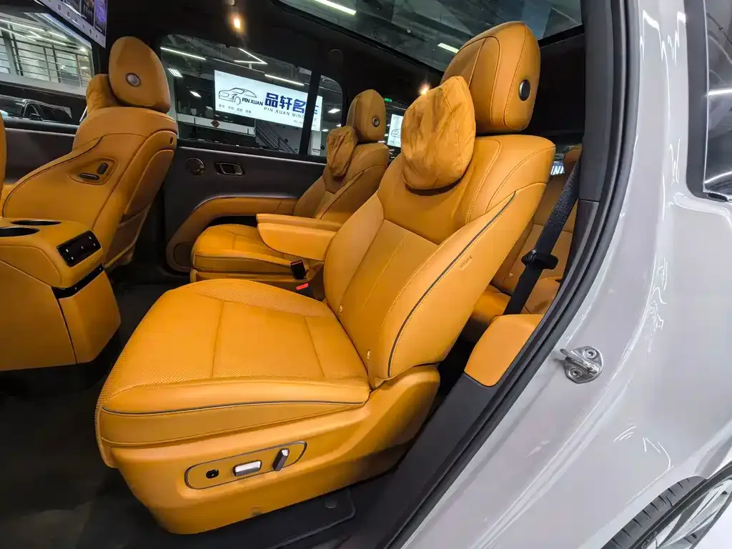 Li Auto i8 — фото 6
