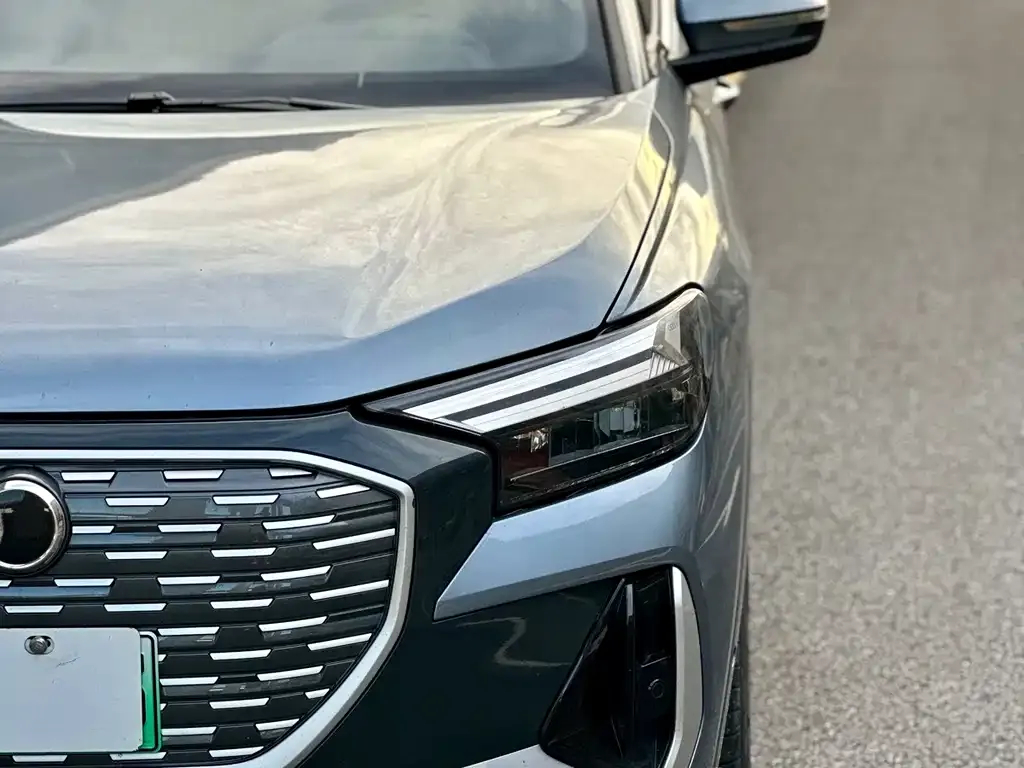 Audi Q4 e-tron — фото 4