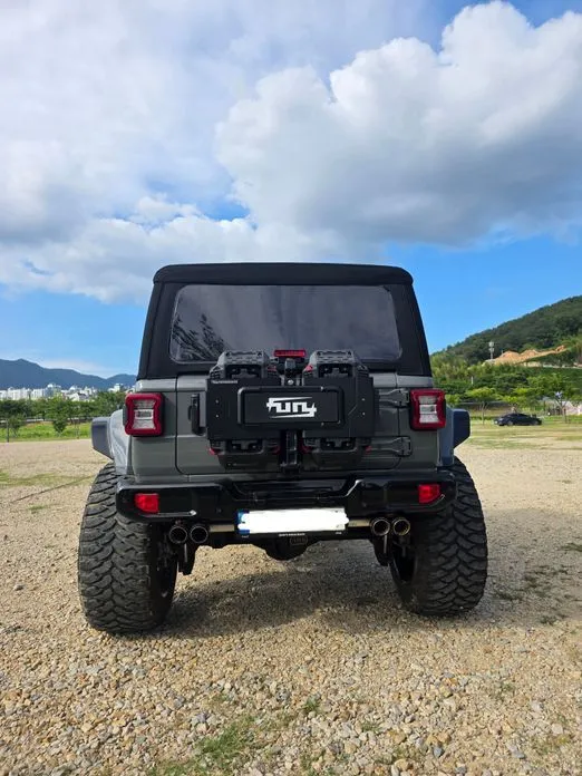 Jeep Wrangler — фото 7