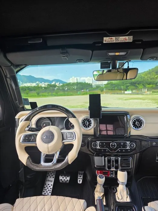 Jeep Wrangler — фото 10
