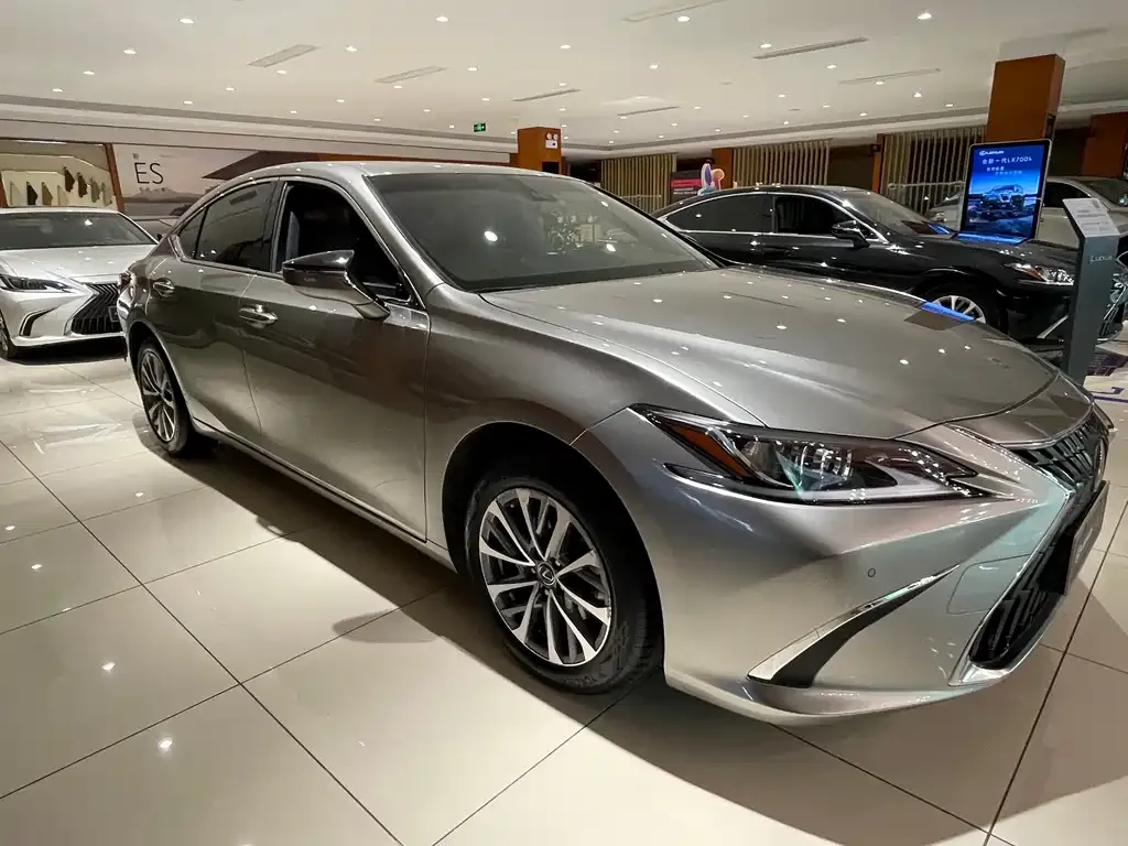 Lexus ES — фото 7