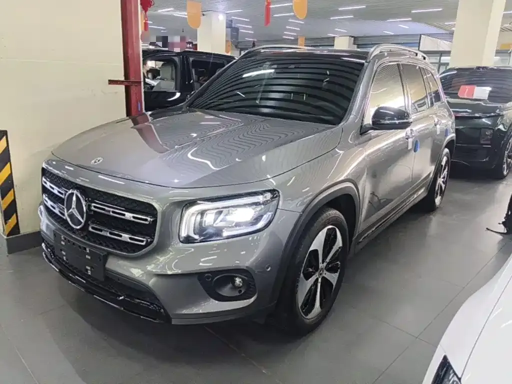 Mercedes-Benz GLB — фото 1